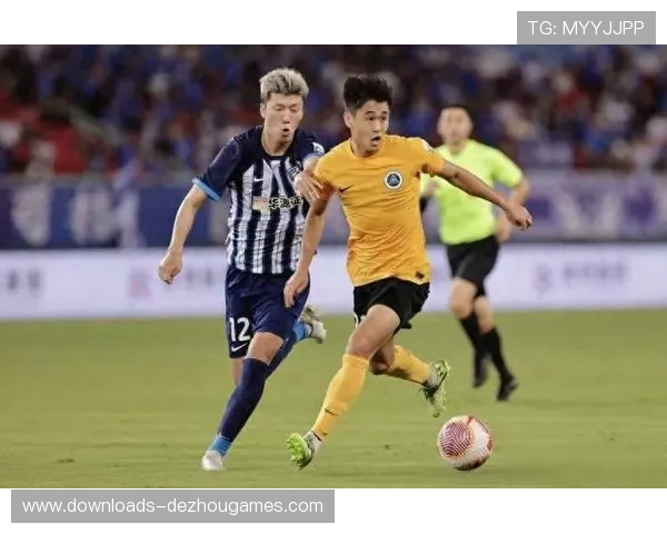 戴伟浚降薪加盟深圳新鹏城，寻求稳定出场机会。